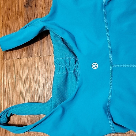 Set of 2 Lululemon V Neck Tanks - Picture 5 of 7